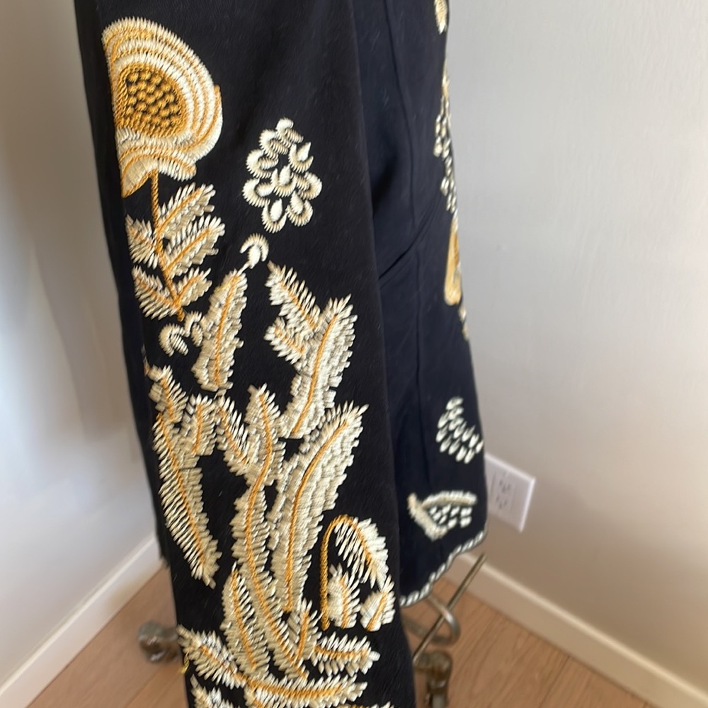 Embroidered Jacket Golden - Picture 9 of 15